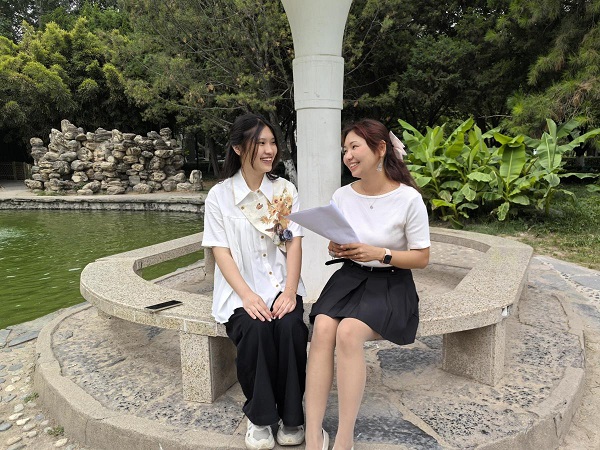 Kazakhstani student embraces Chinese culture in Xi'an